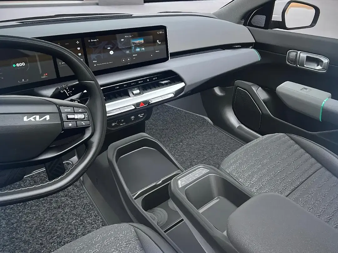 Kia EV4 - Thumbnail 11