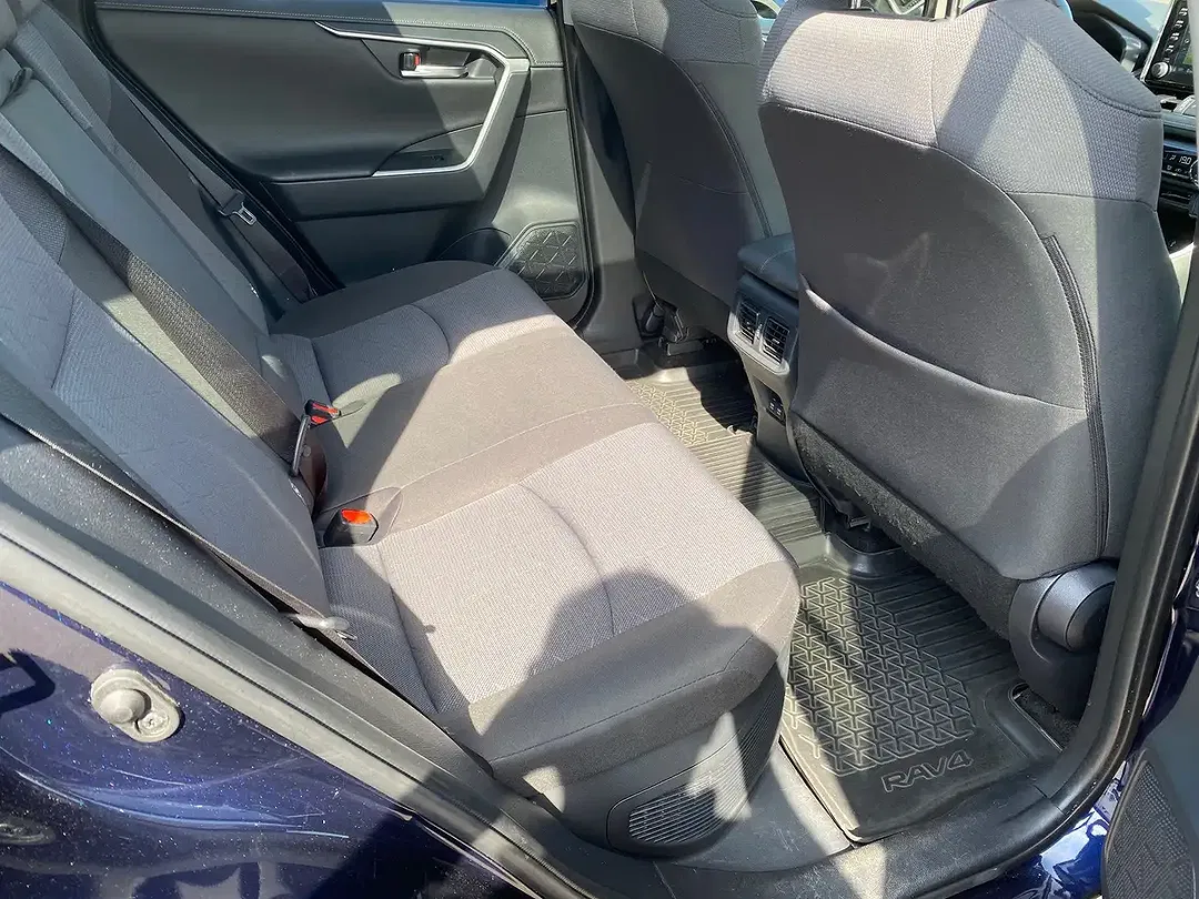 Toyota RAV 4 - Thumbnail 3