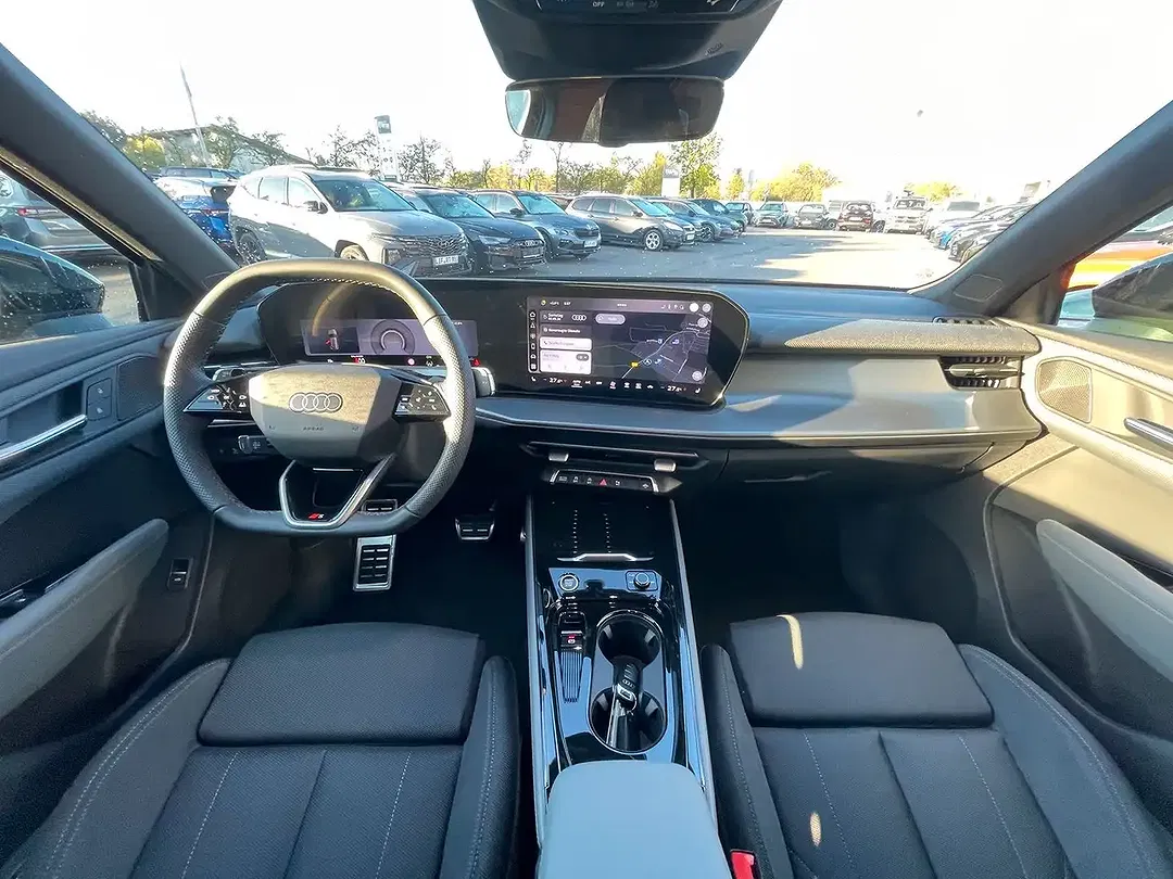 Audi Q3 - Thumbnail 10