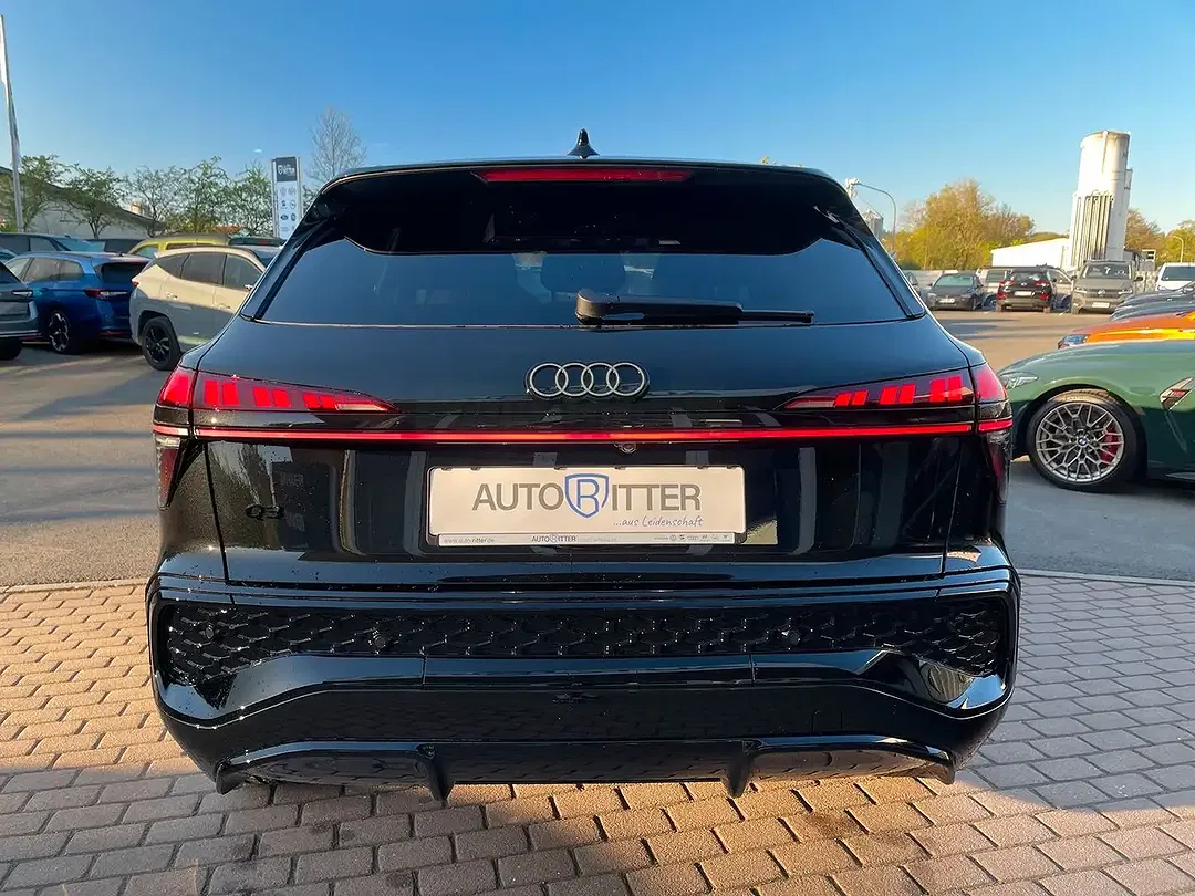Audi Q3 - Thumbnail 5