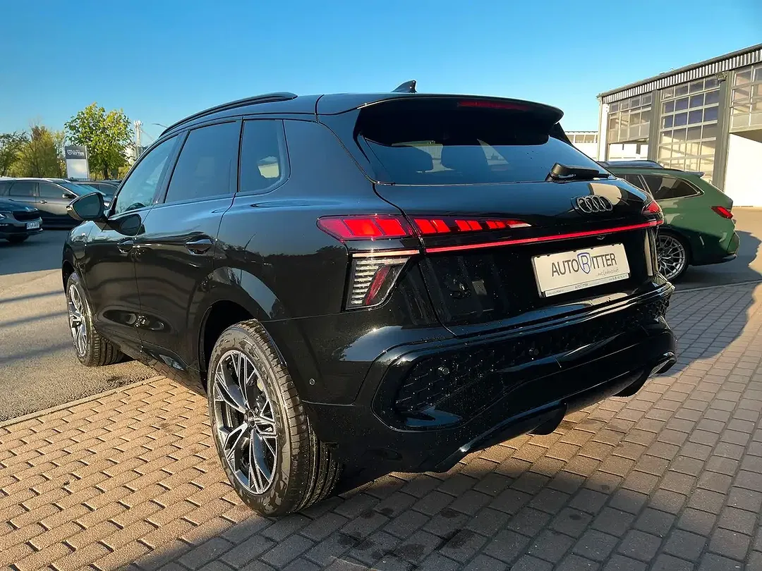 Audi Q3 - Thumbnail 6