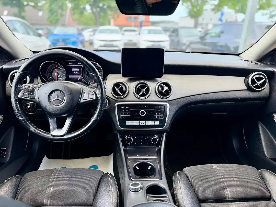 Mercedes-Benz CLA 180 - Thumbnail 7