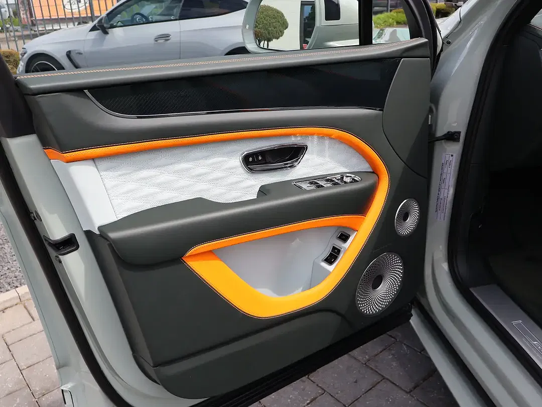 Bentley Bentayga - Thumbnail 12