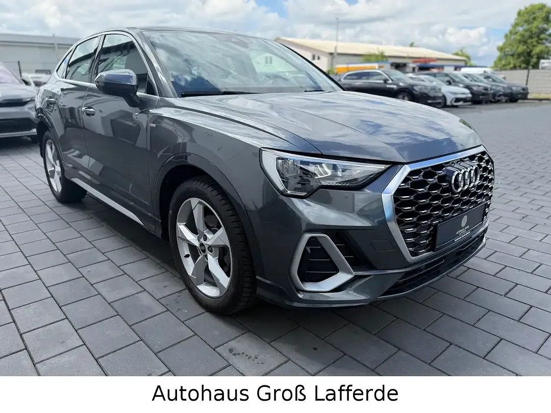 Audi Q3 - Thumbnail 3
