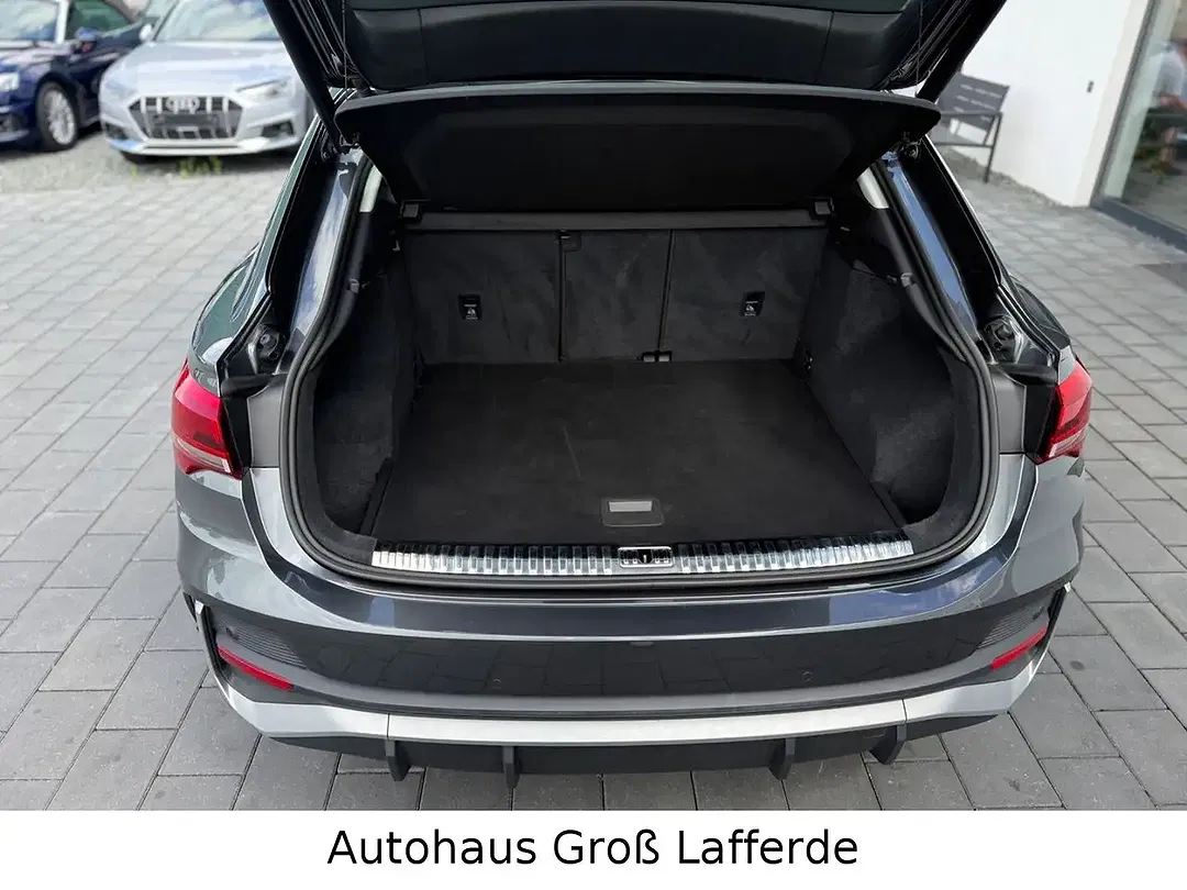 Audi Q3 - Thumbnail 9