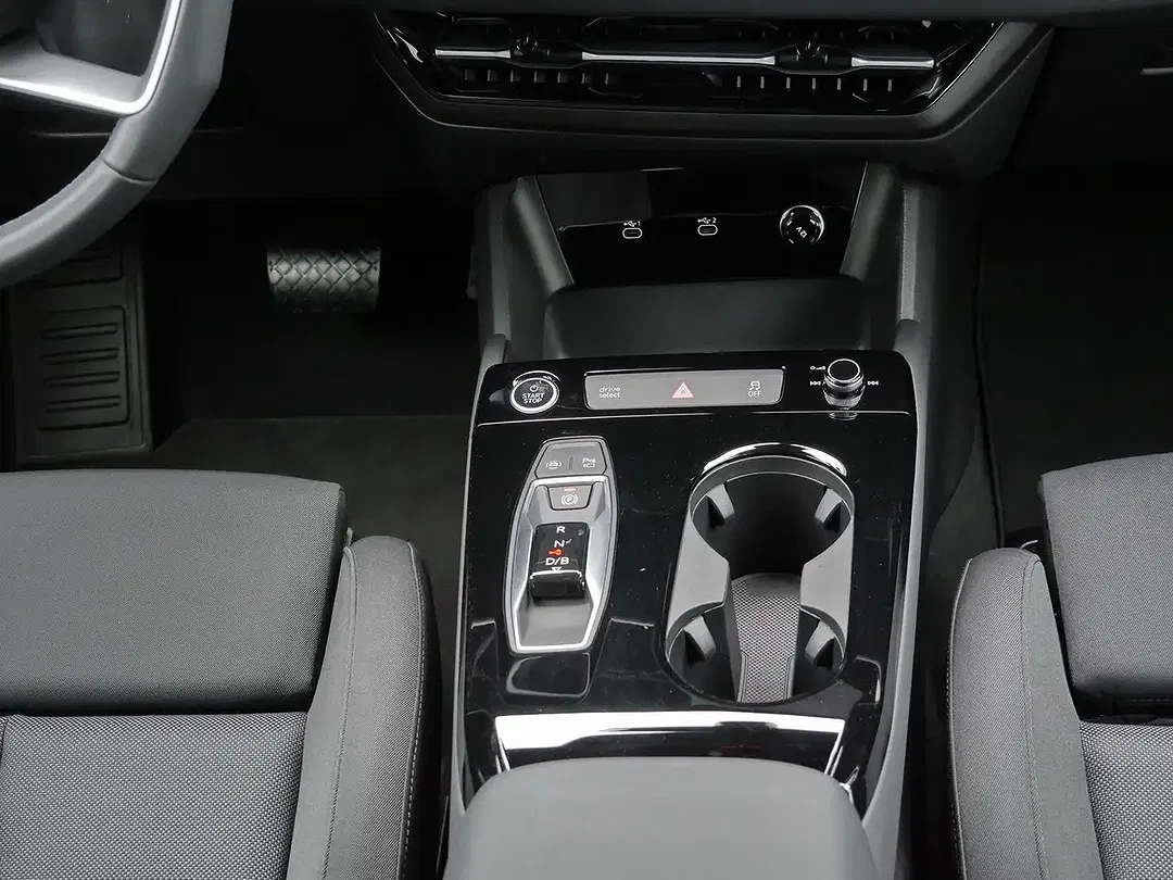 Audi Q6 e-tron - Thumbnail 6