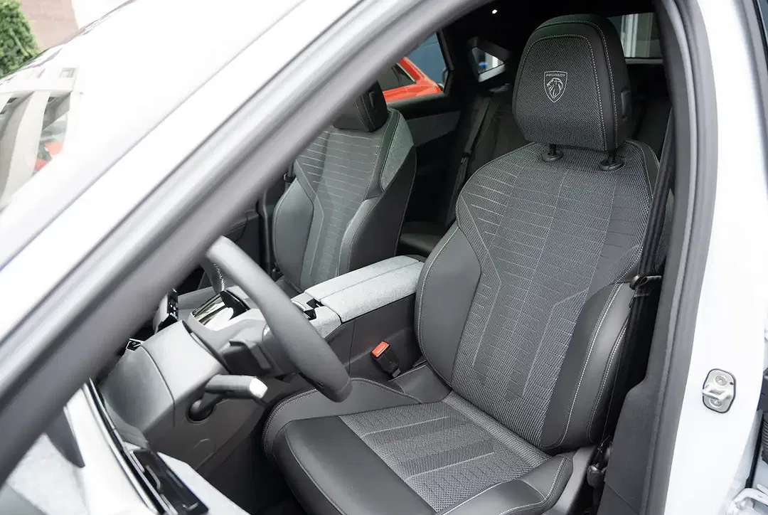 Peugeot 3008 - Thumbnail 8