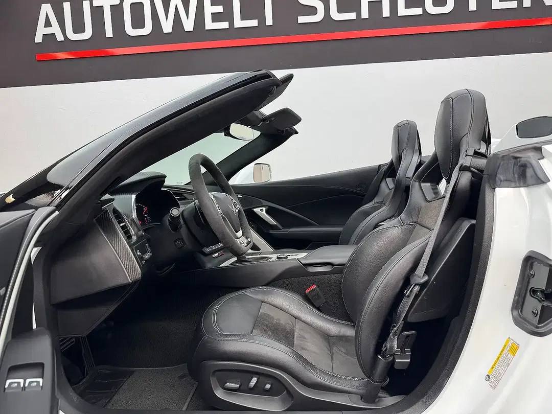 Corvette Z06 - Thumbnail 3
