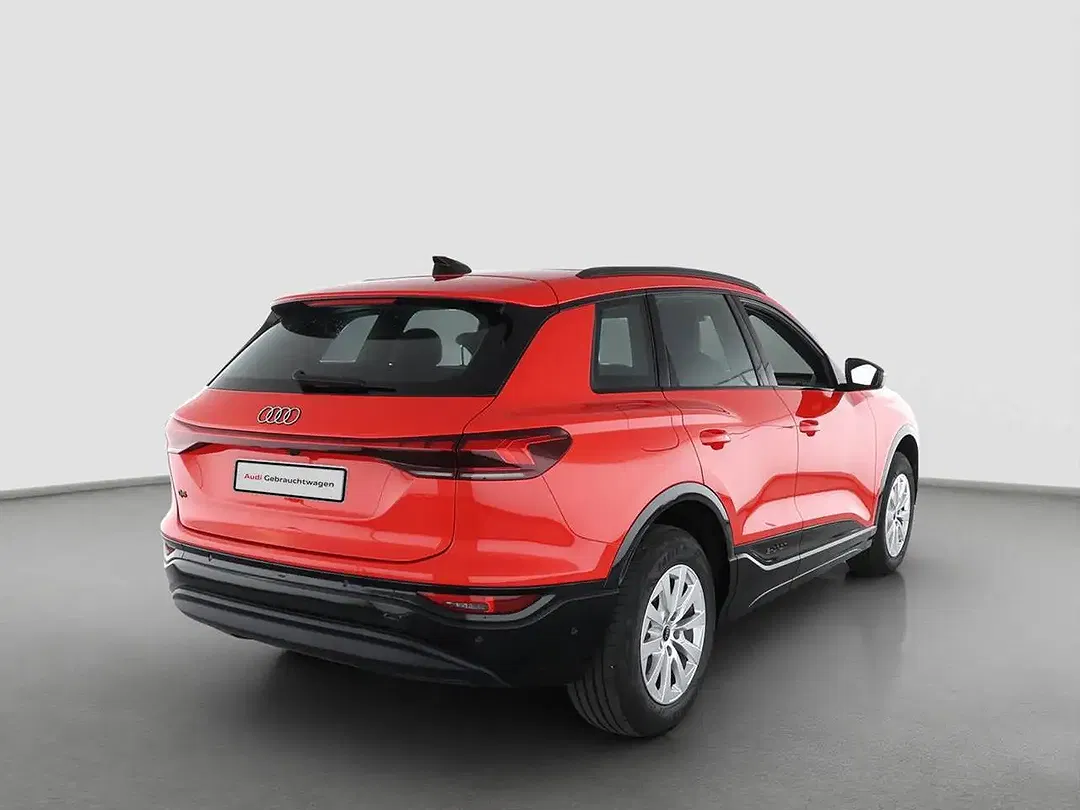 Audi Q6 e-tron - Thumbnail 2