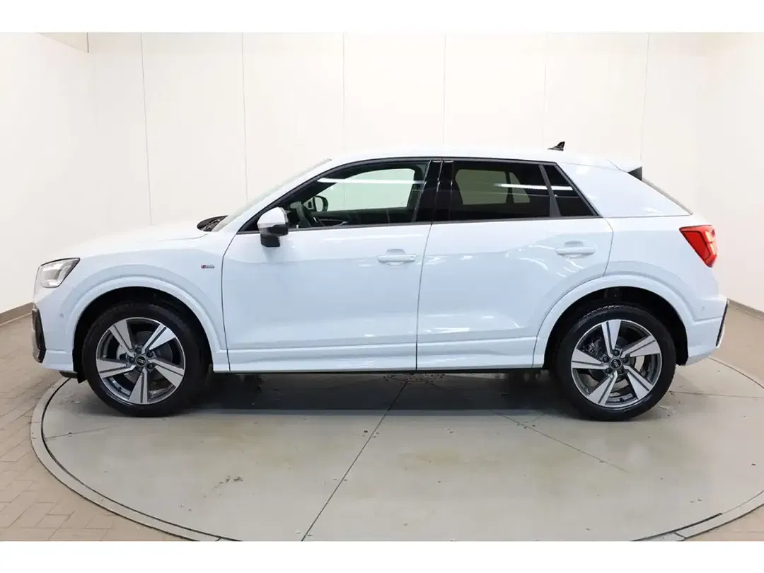 Audi Q2 - Thumbnail 4