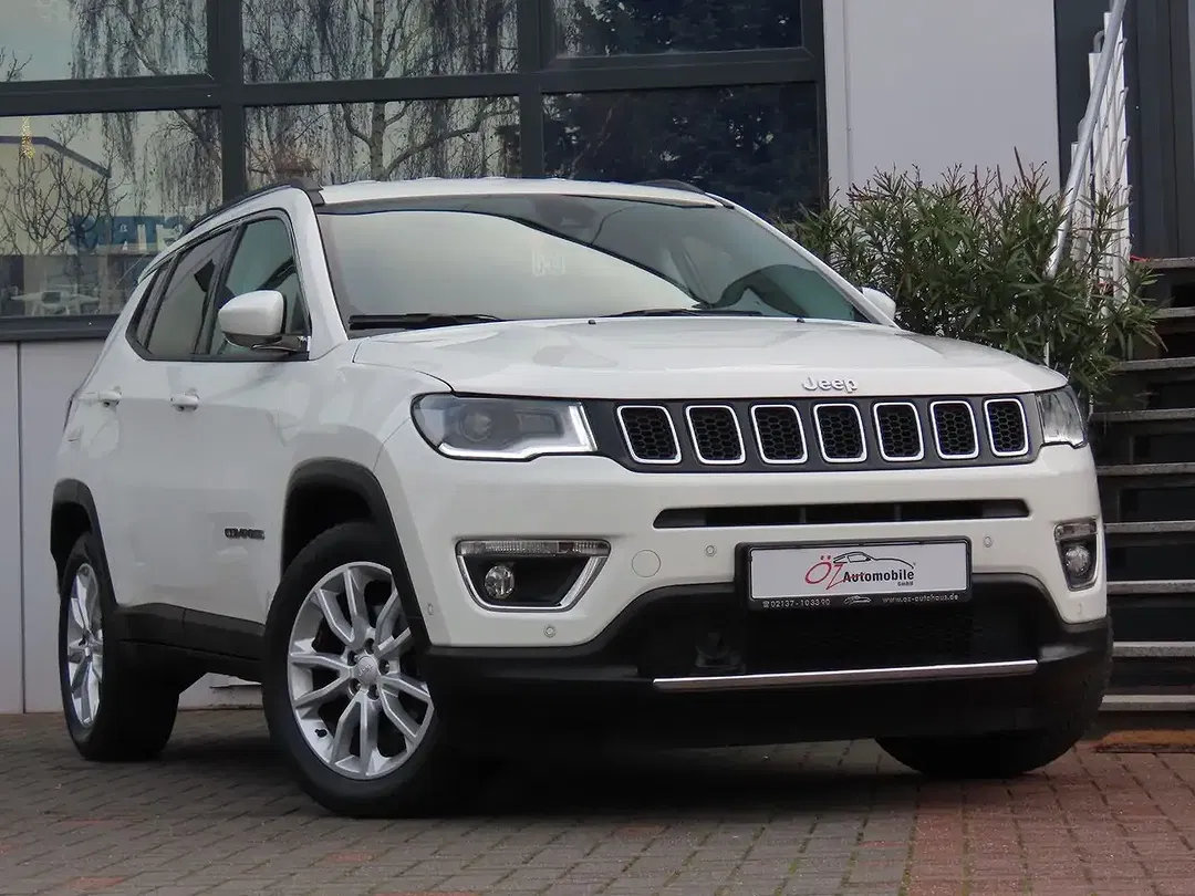 Jeep Compass - Thumbnail 1