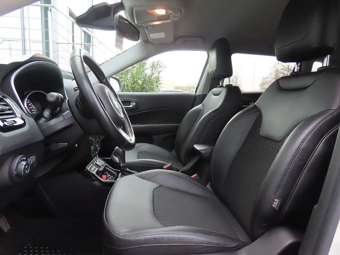 Jeep Compass - Thumbnail 15