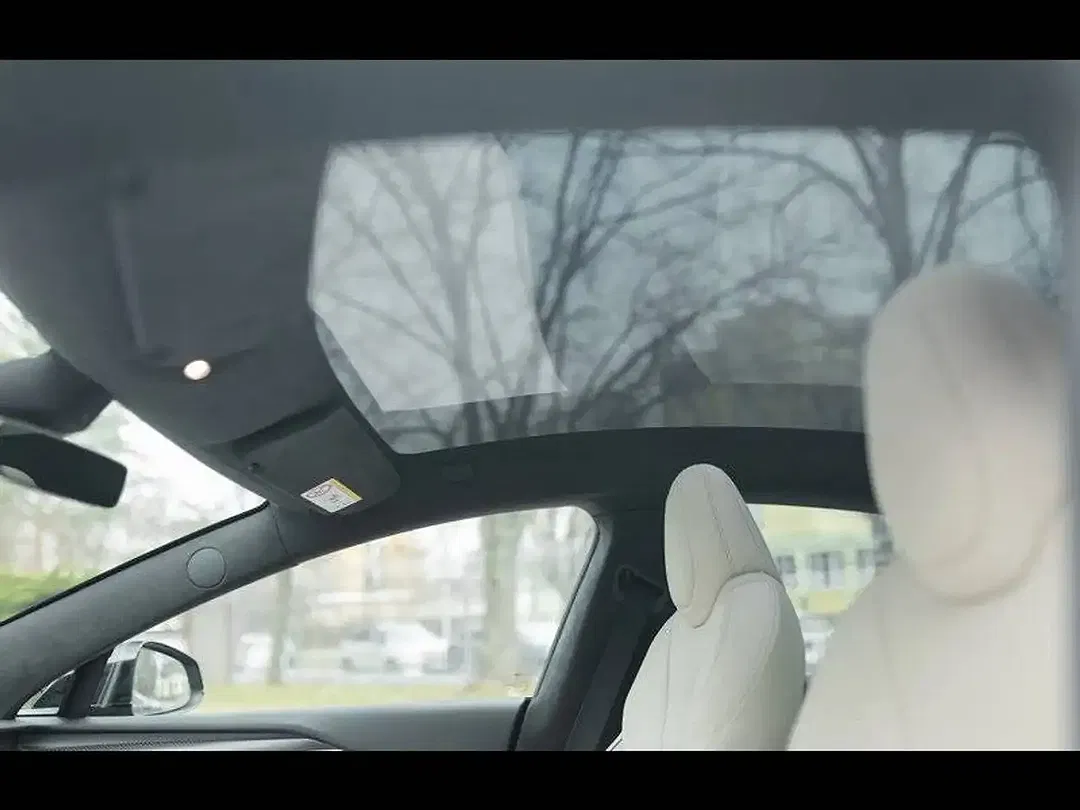 Tesla Model S - Thumbnail 14