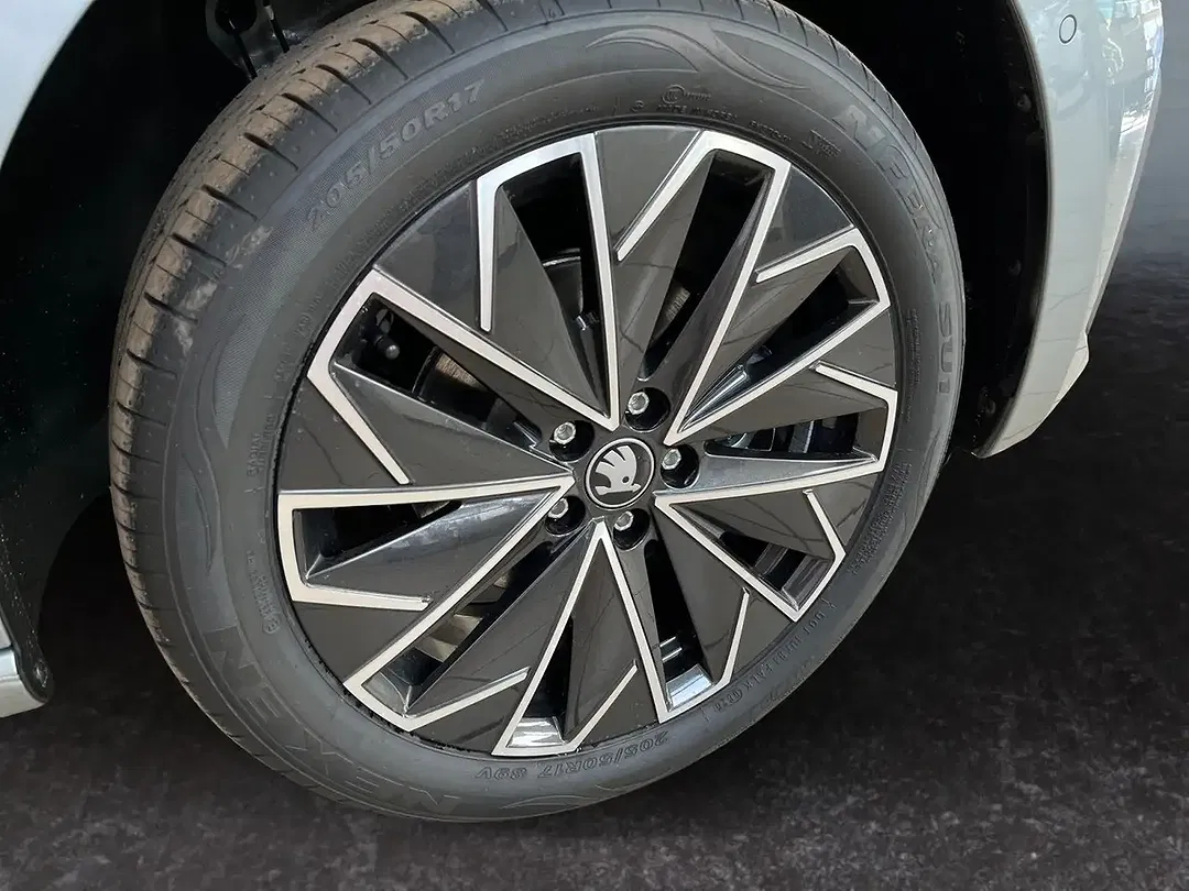 Skoda Scala - Thumbnail 14