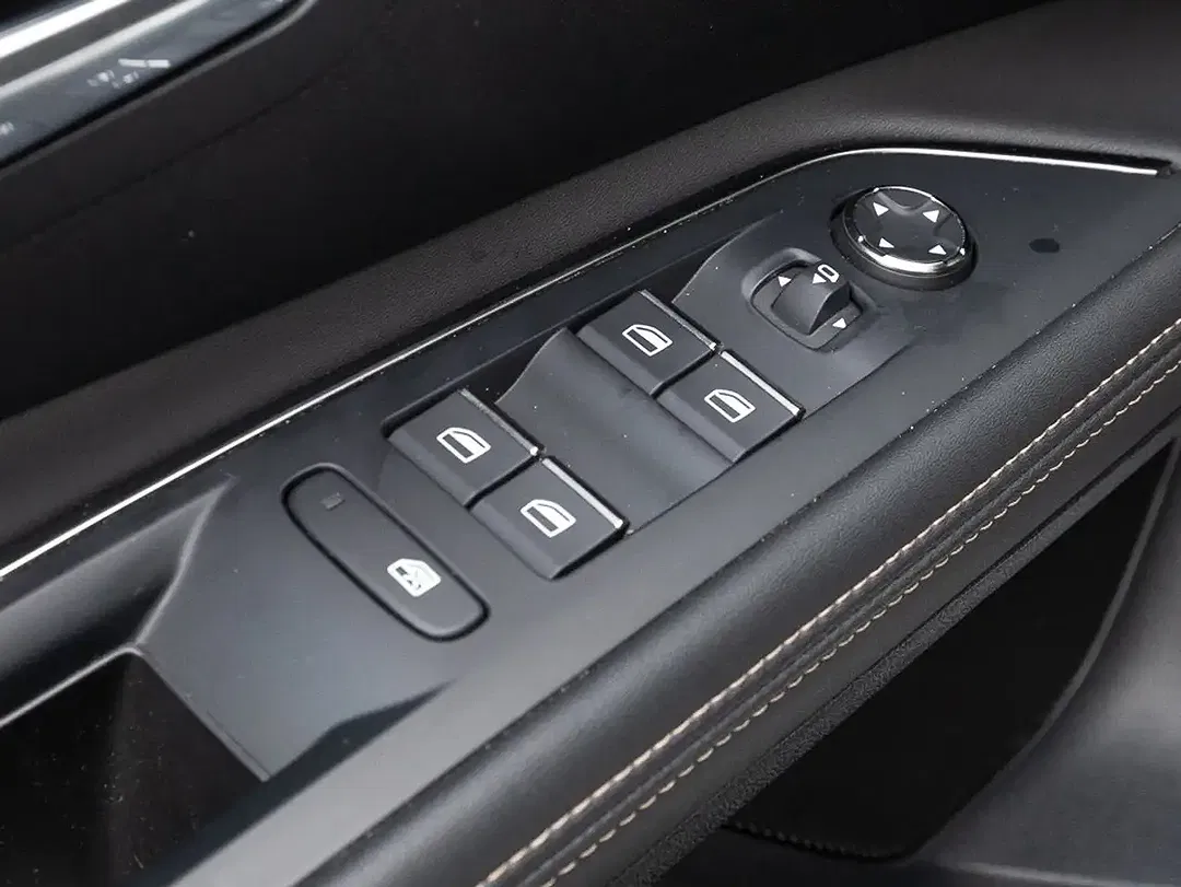 Peugeot 5008 - Thumbnail 6