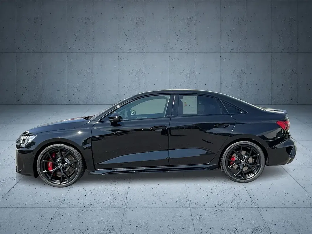 Audi RS3 - Thumbnail 3