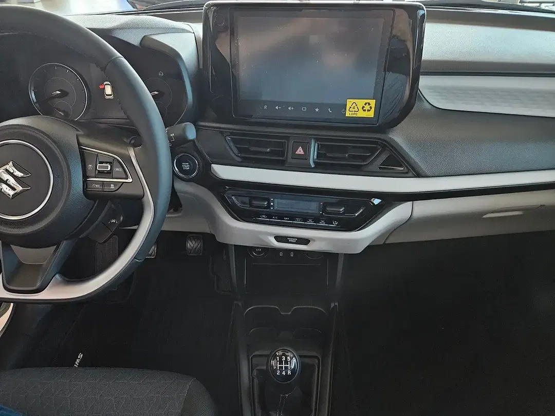 Suzuki Swift - Thumbnail 13