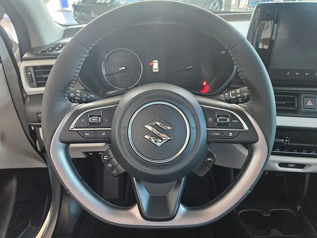 Suzuki Swift - Thumbnail 14