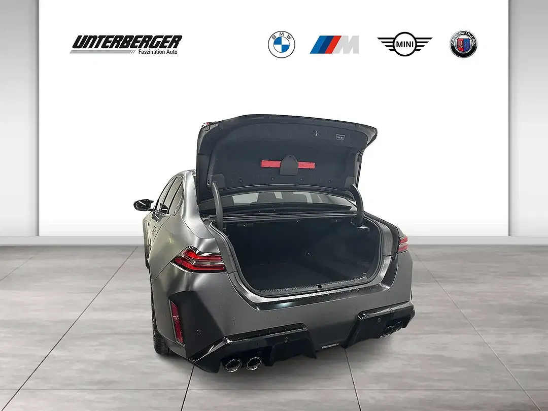 BMW M5 - Thumbnail 12