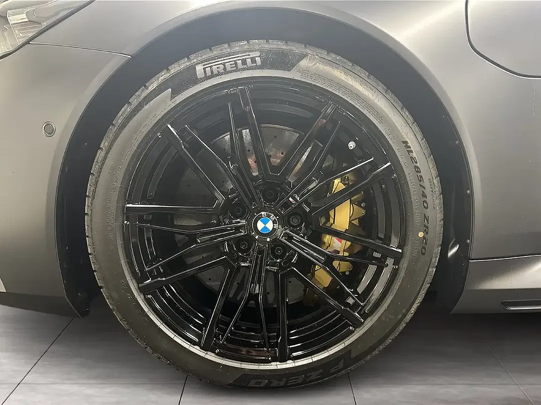 BMW M5 - Thumbnail 6