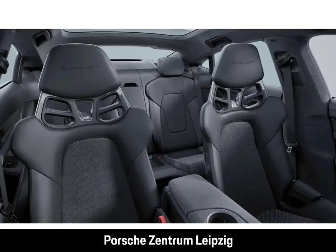 Porsche Taycan - Thumbnail 2