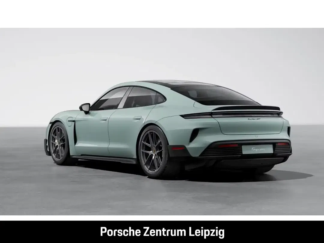 Porsche Taycan - Thumbnail 5