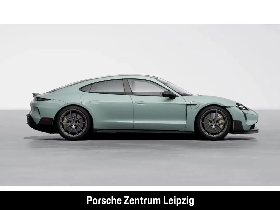Porsche Taycan - Thumbnail 8