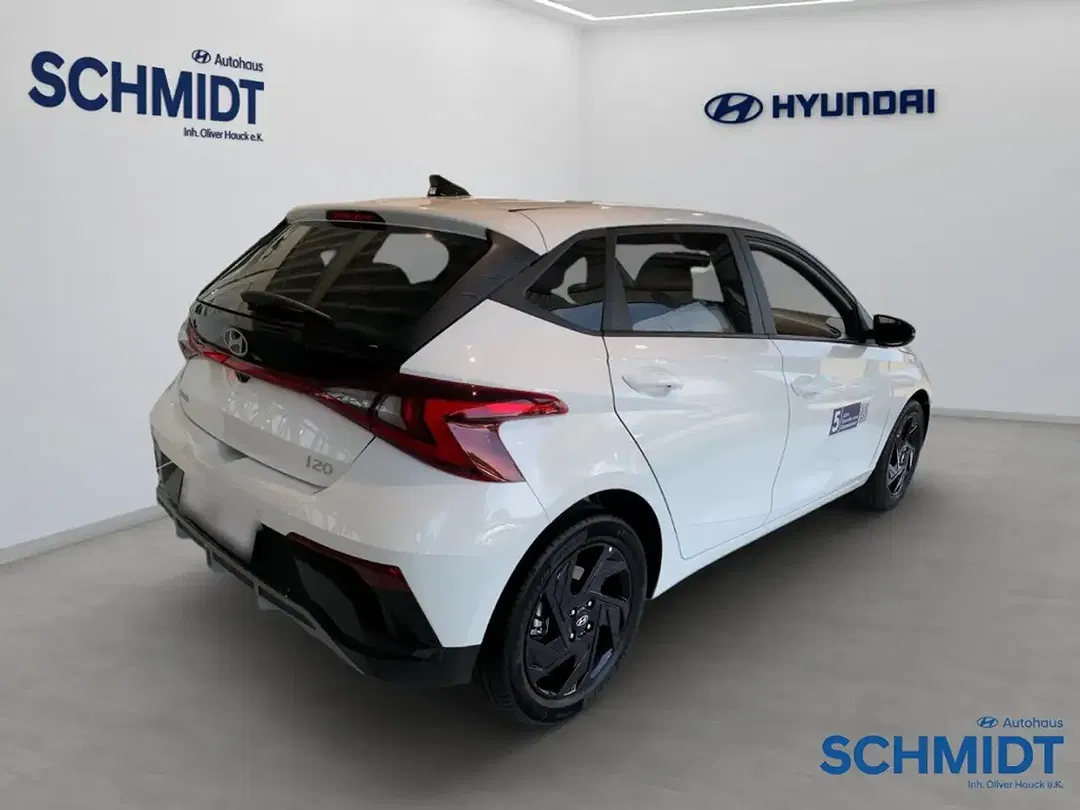 Hyundai i20 - Thumbnail 3
