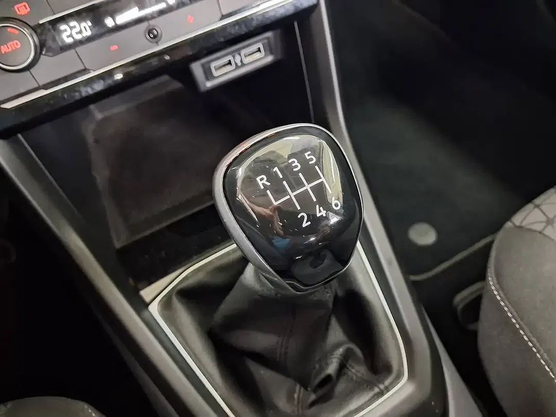 Volkswagen T-Cross - Thumbnail 11