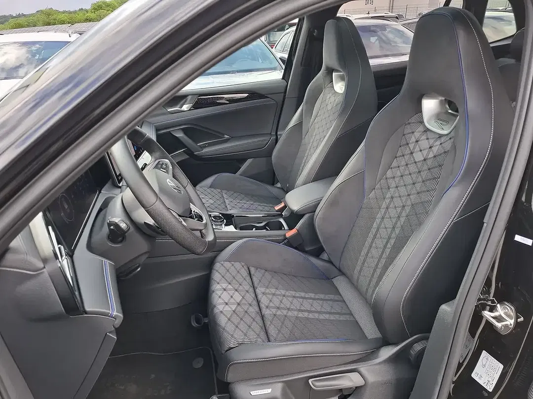 Volkswagen Tiguan - Thumbnail 12