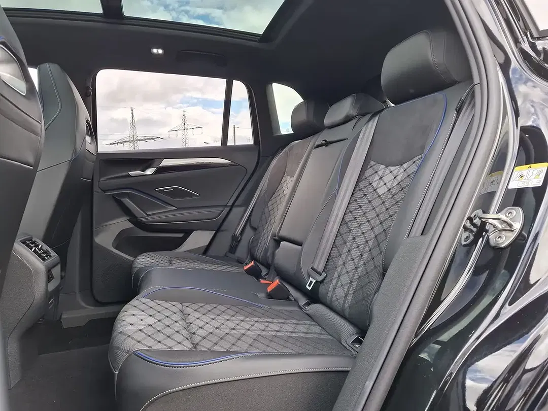 Volkswagen Tiguan - Thumbnail 13