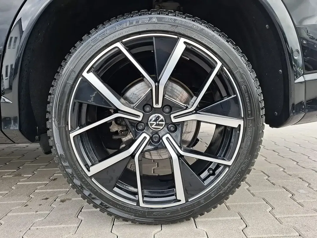 Volkswagen Tiguan - Thumbnail 9