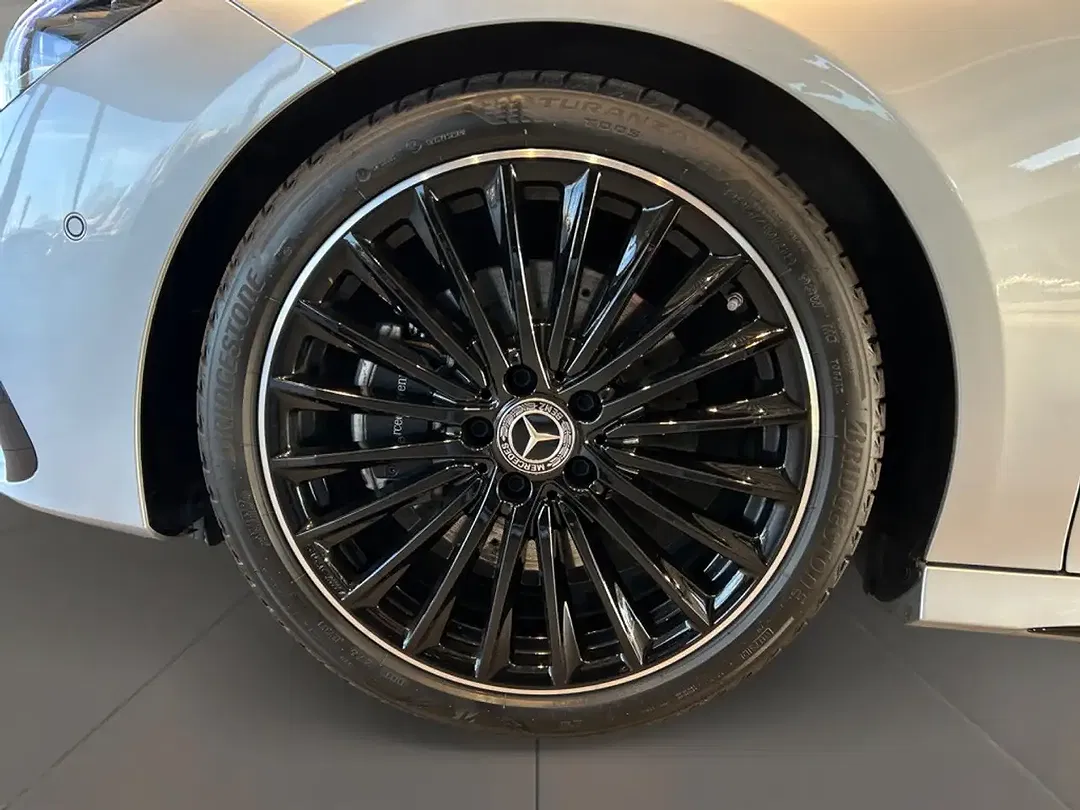 Mercedes-Benz CLA 200 - Thumbnail 8