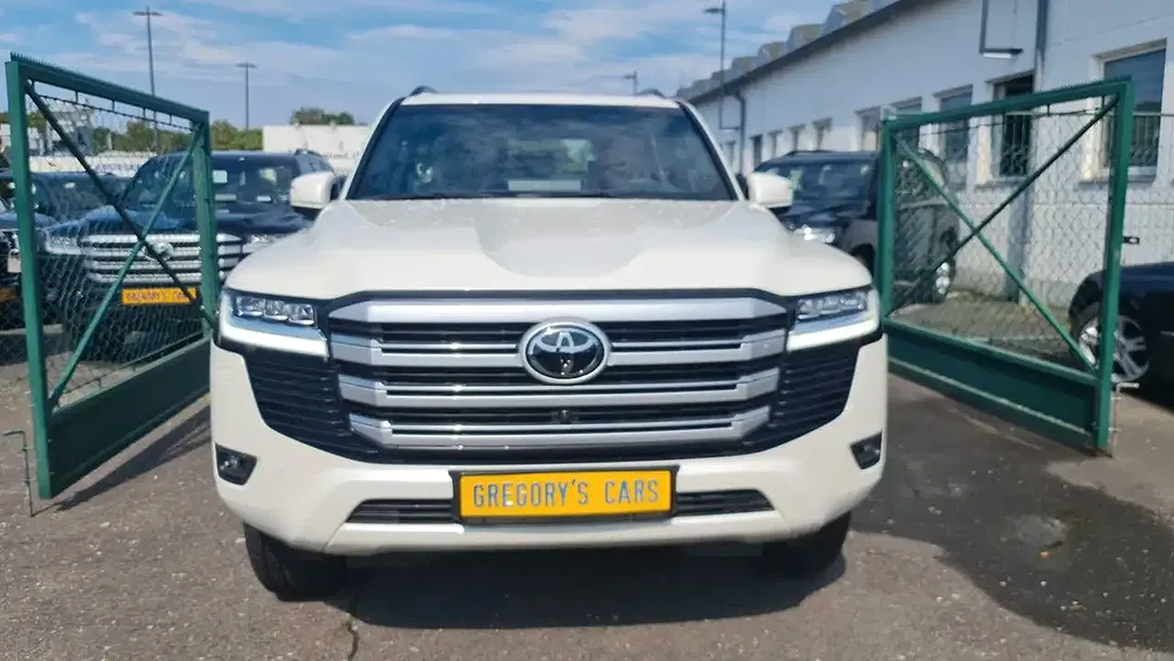 Toyota Land Cruiser - Thumbnail 4