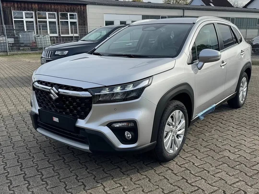 Suzuki S-Cross - Thumbnail 1