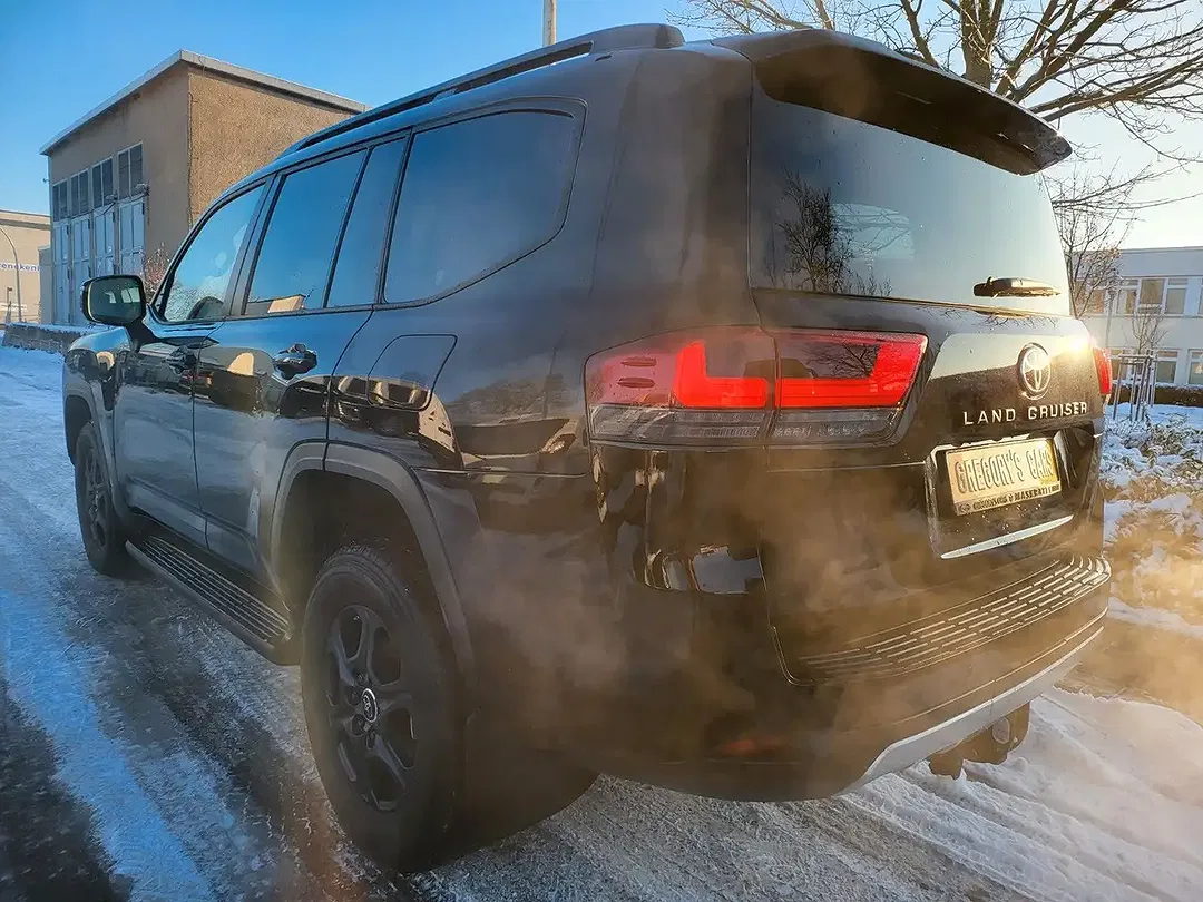 Toyota Land Cruiser - Thumbnail 4