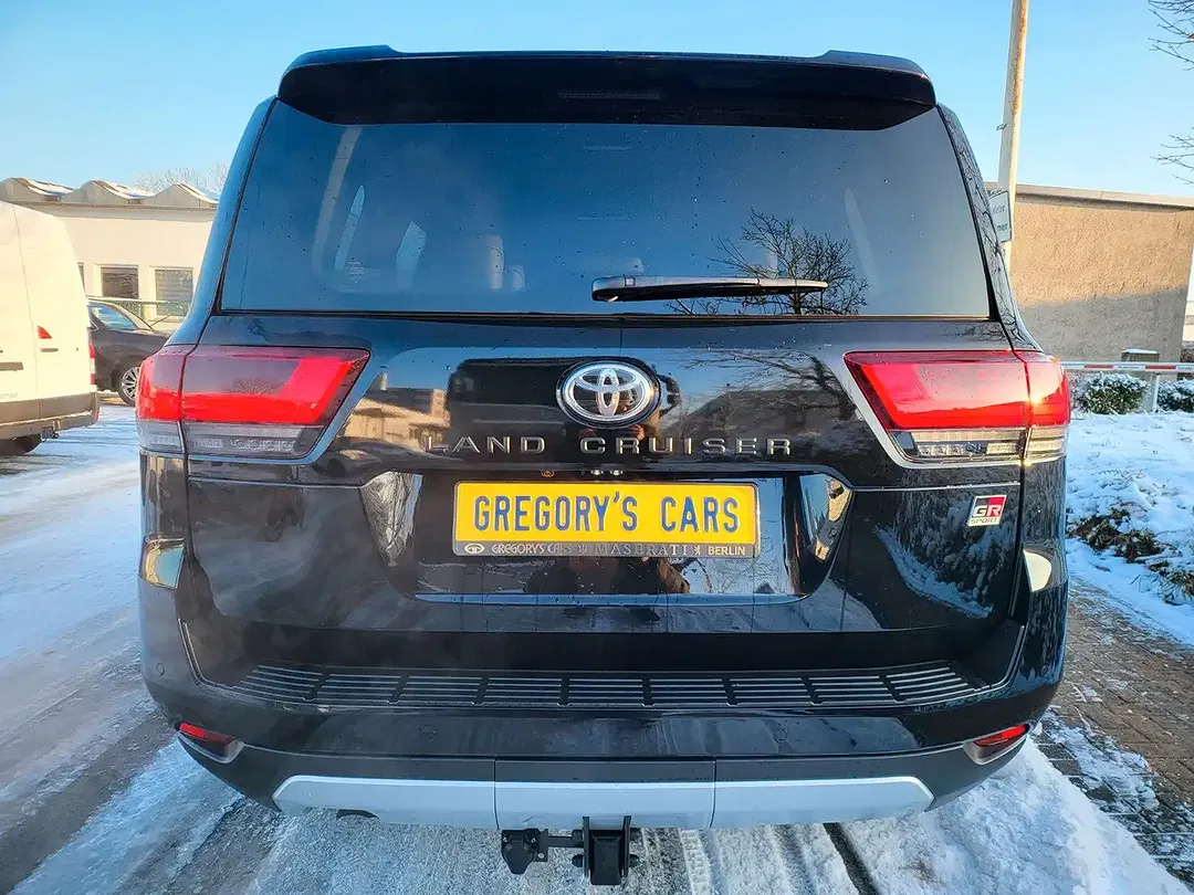 Toyota Land Cruiser - Thumbnail 5