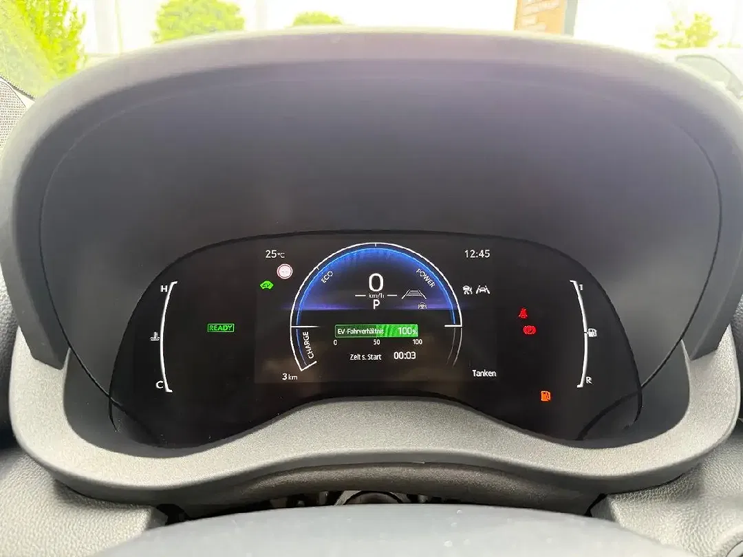 Toyota Yaris - Thumbnail 12
