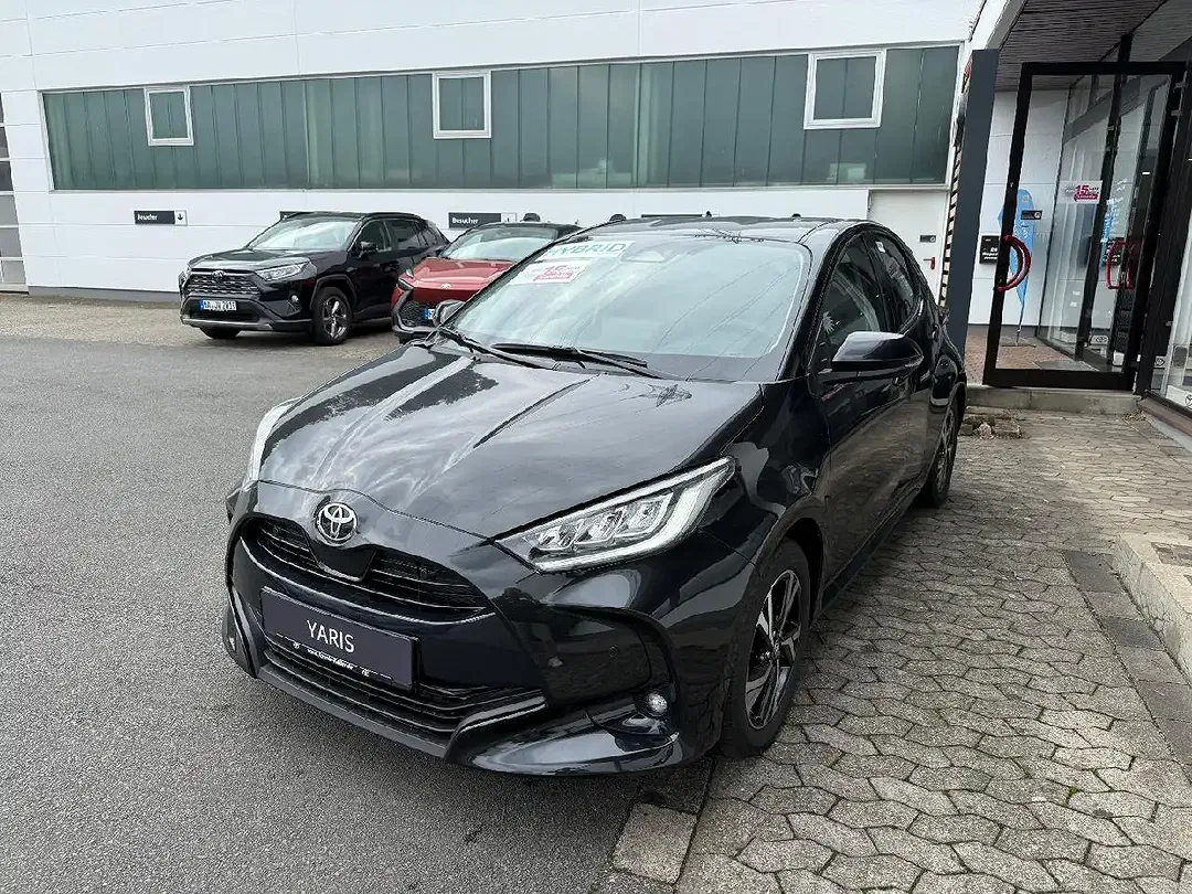 Toyota Yaris - Thumbnail 2