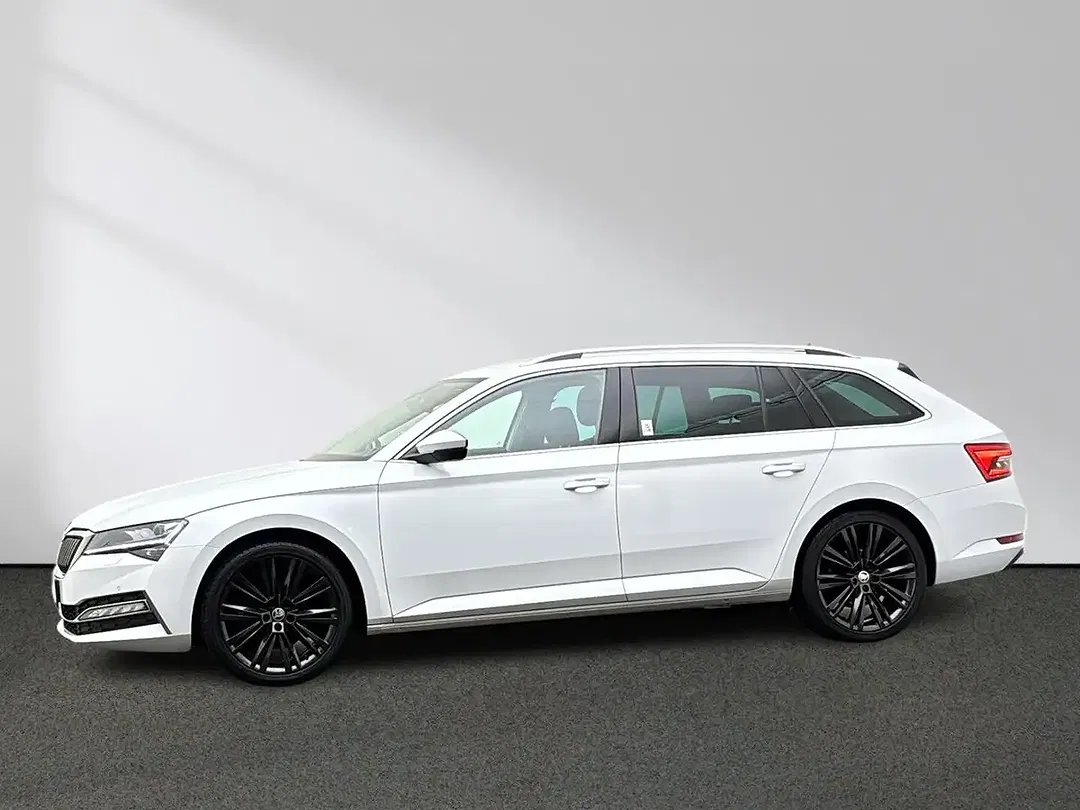 Skoda Superb - Thumbnail 1