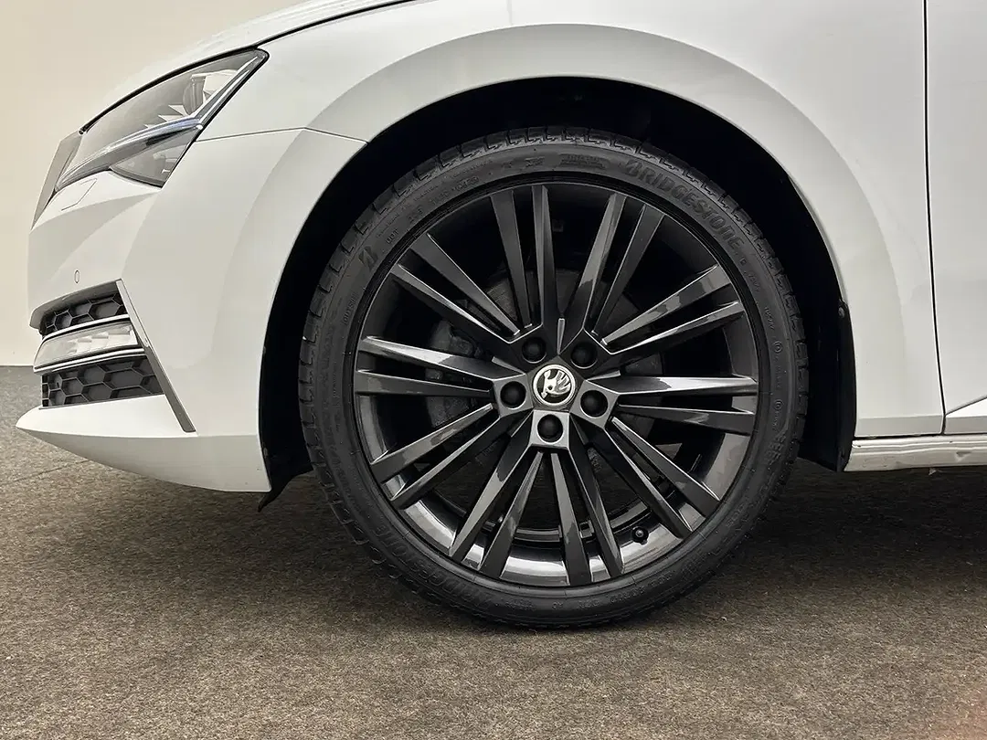 Skoda Superb - Thumbnail 6