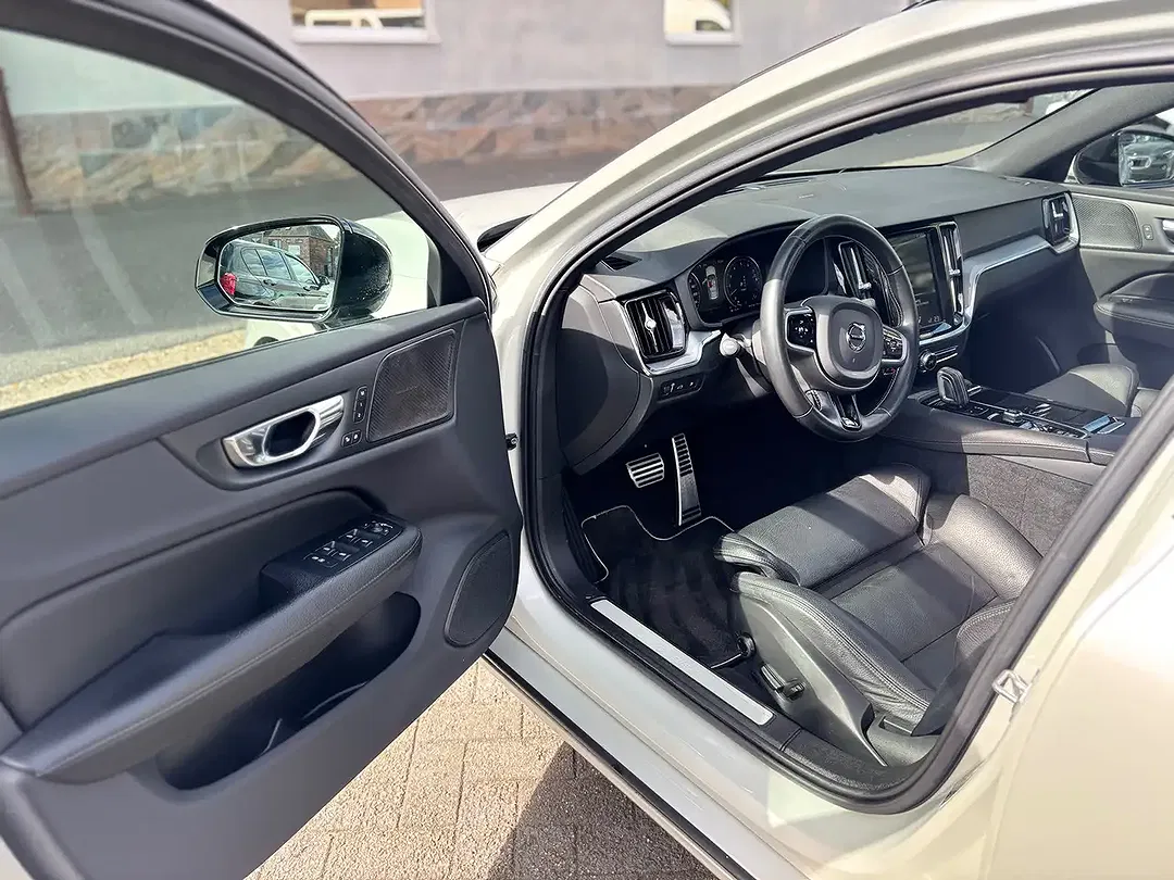 Volvo V60 - Thumbnail 7