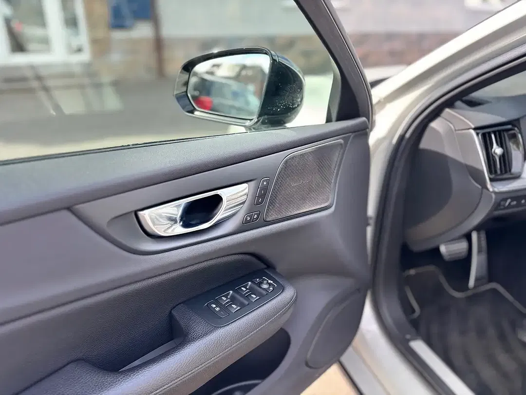 Volvo V60 - Thumbnail 8