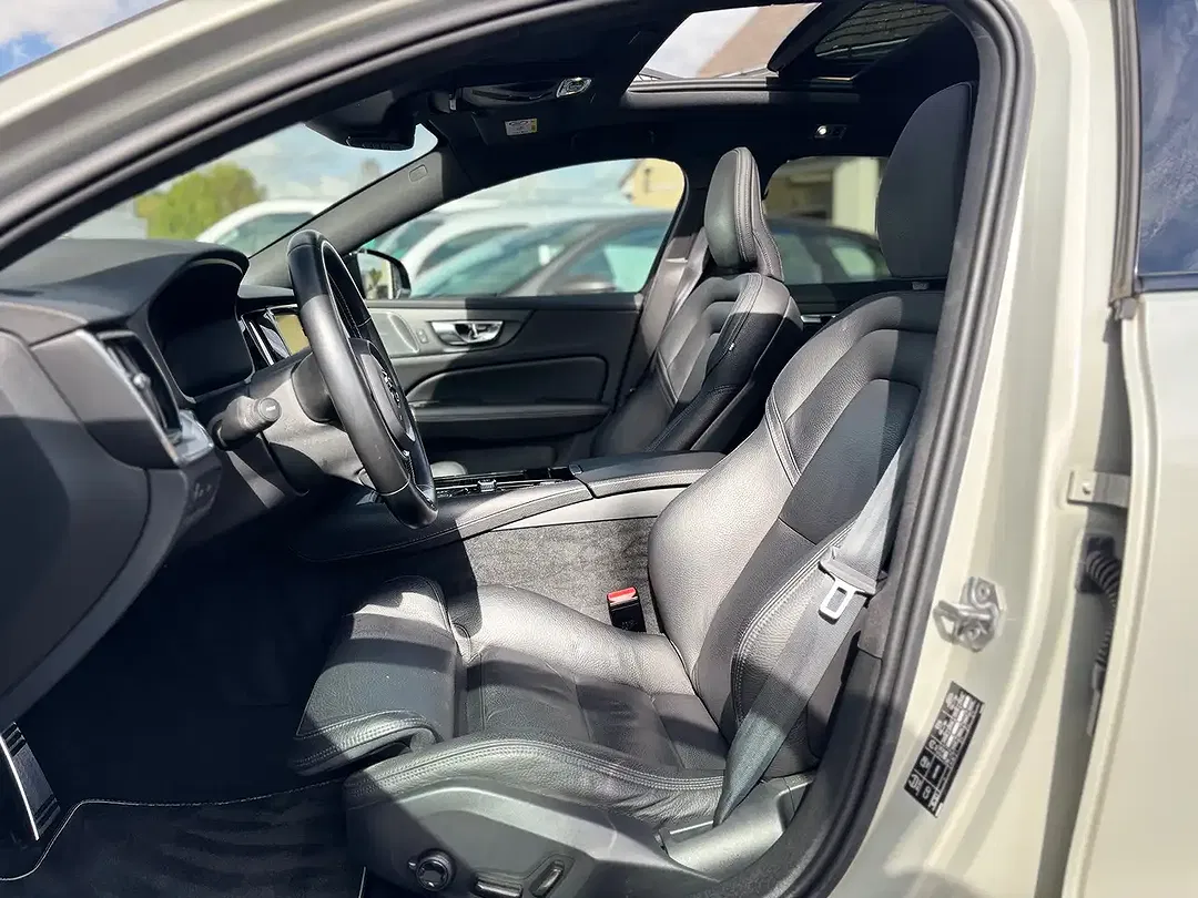 Volvo V60 - Thumbnail 9