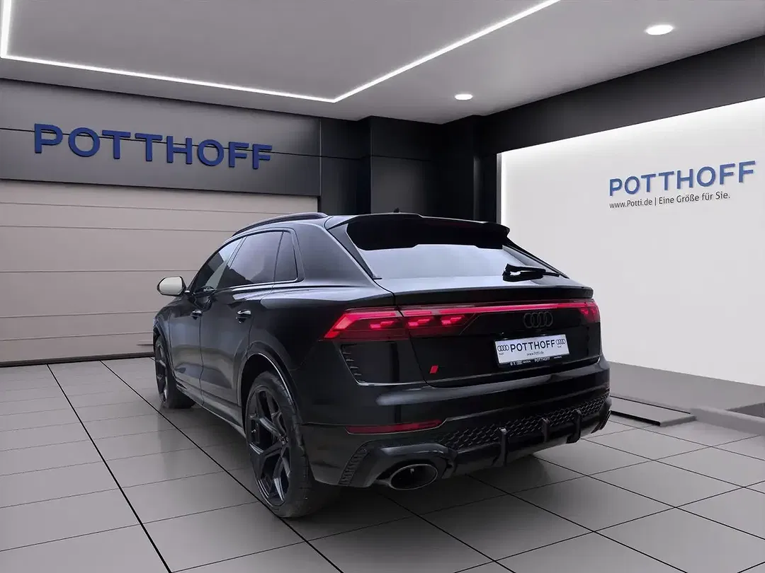 Audi RS Q8 - Thumbnail 3