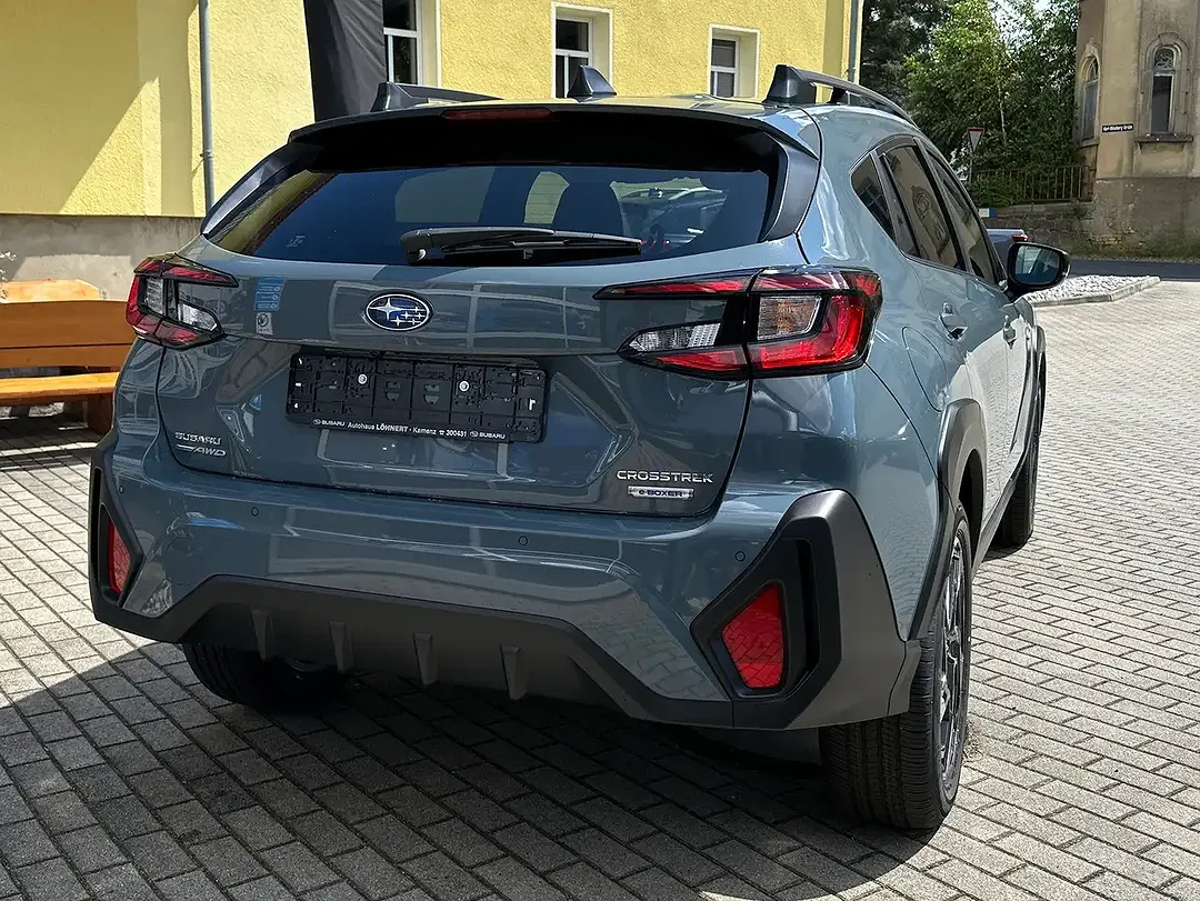 Subaru Crosstrek - Thumbnail 4
