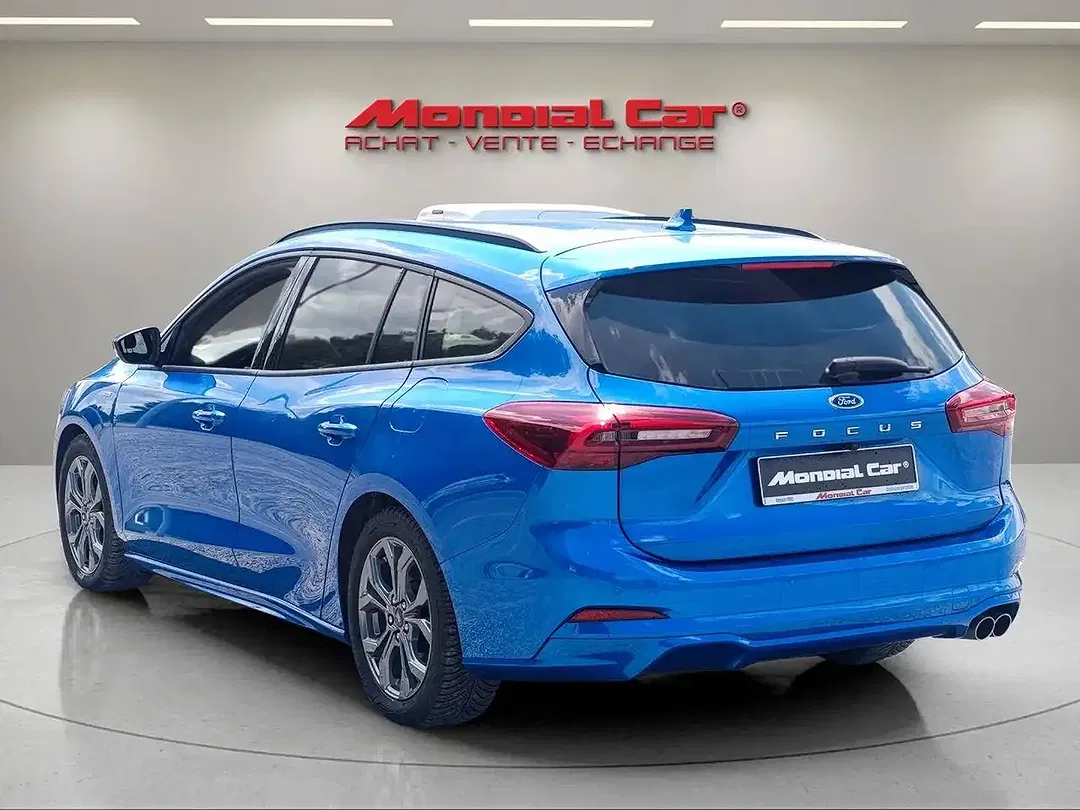 Ford Focus - Thumbnail 5