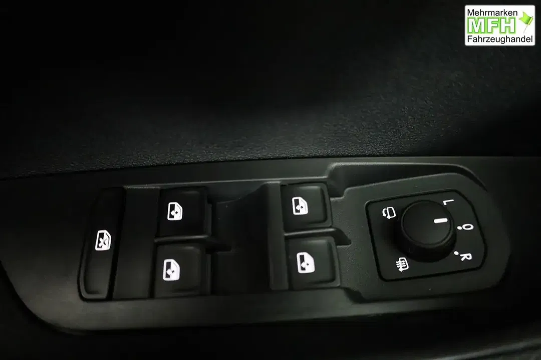 Skoda Karoq - Thumbnail 7
