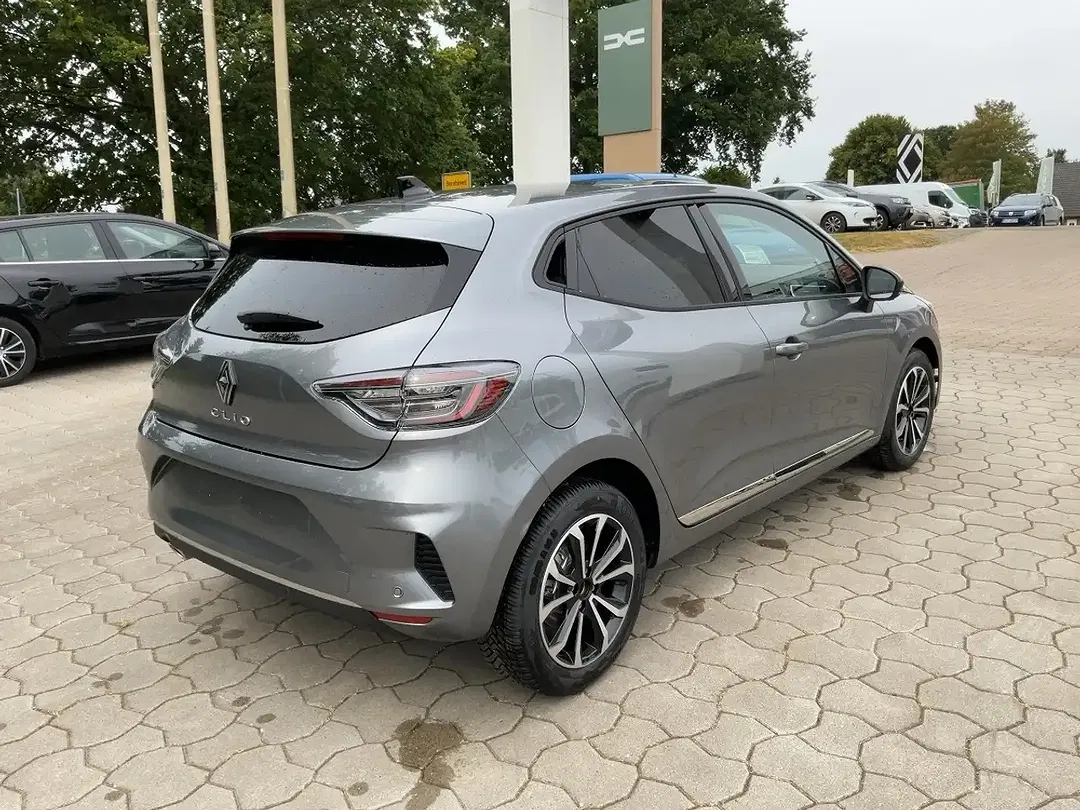 Renault Clio - Thumbnail 4