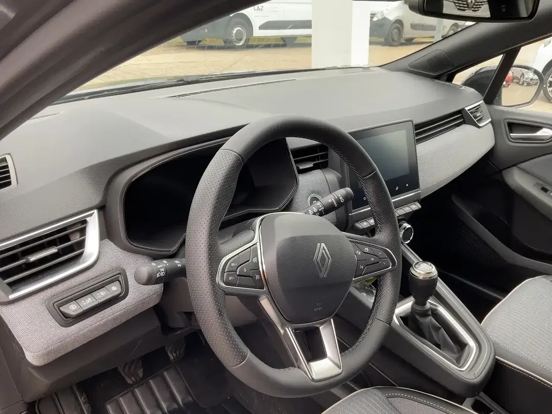 Renault Clio - Thumbnail 8